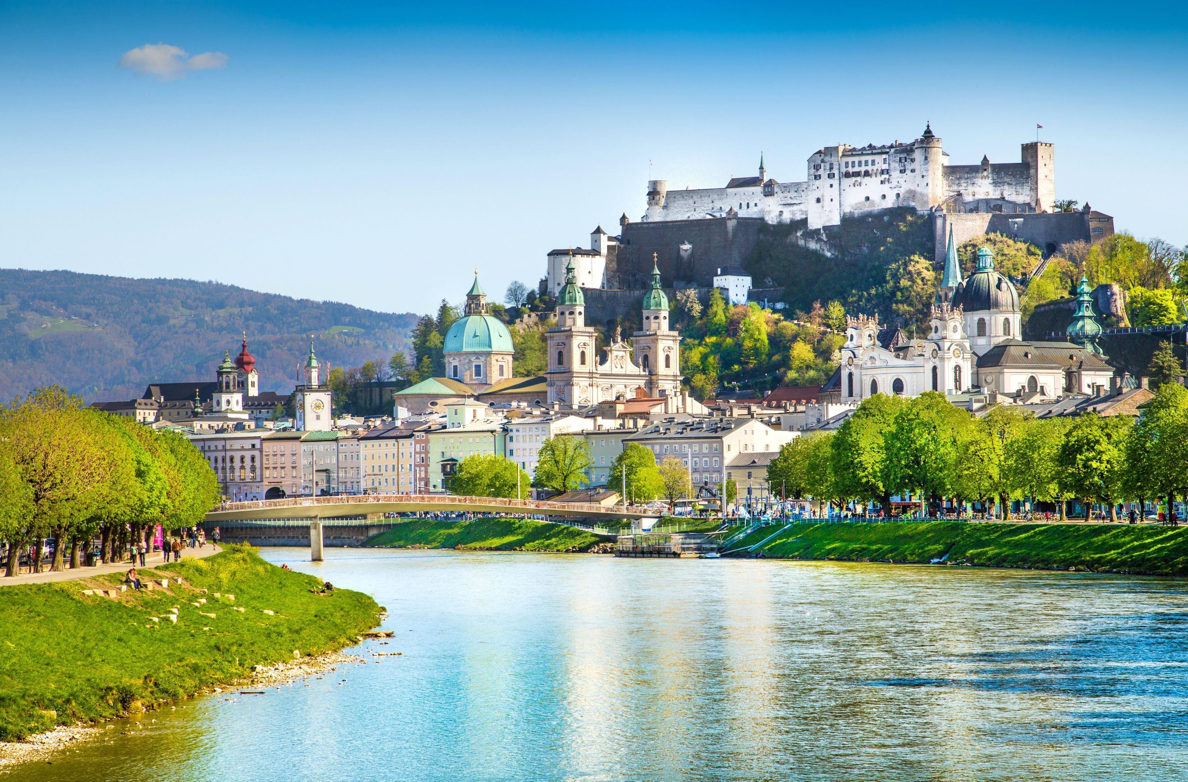- By Ihg 4* Salzburgo